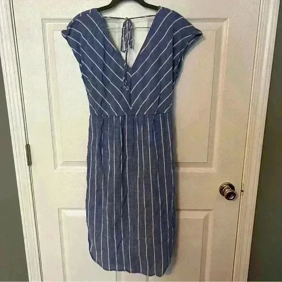 Universal Thread Chambray Striped Dress - Picture 3 of 4